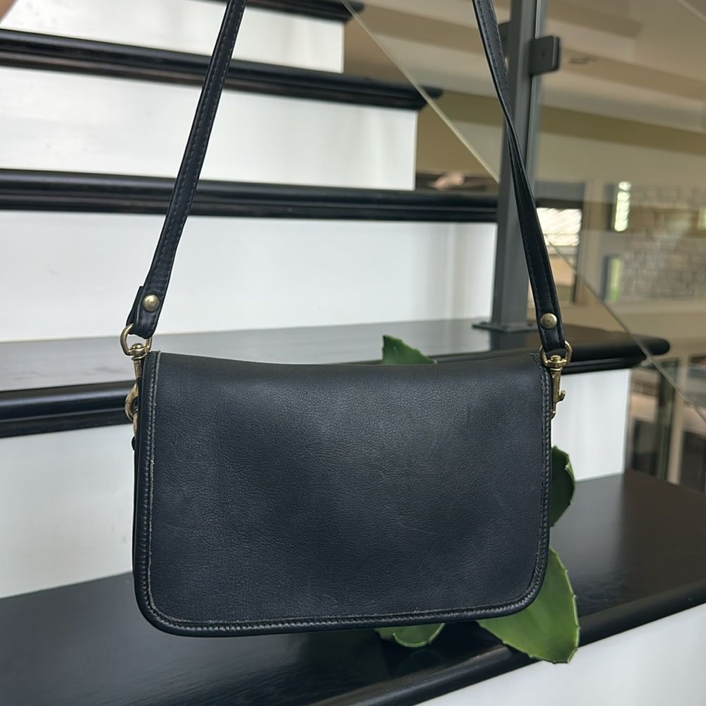 Vintage Hunt Club Black Genuine Leather Crossbody